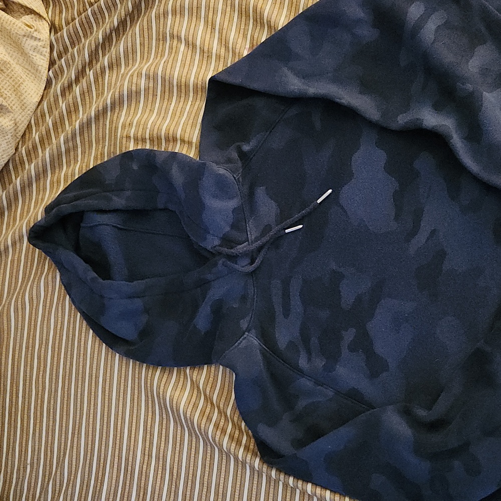 Mens Size Medium Blue Camo Hoodie
